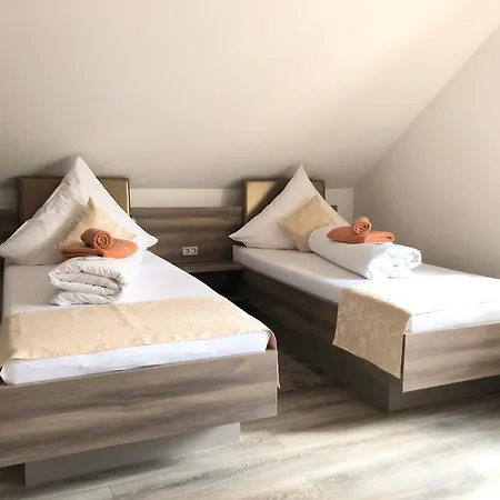 게스트하우스 Goldenesvogtland